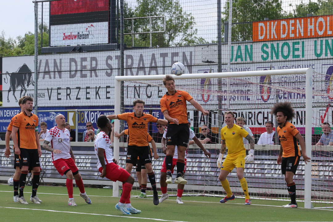 Zware nederlaag voor Smitshoek bij Kozakken Boys