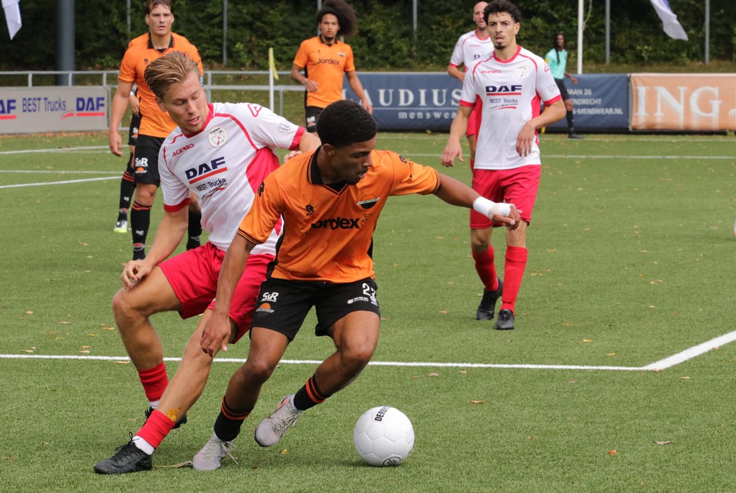 Smitshoek versterkt zich met Lloyd Hendriks.