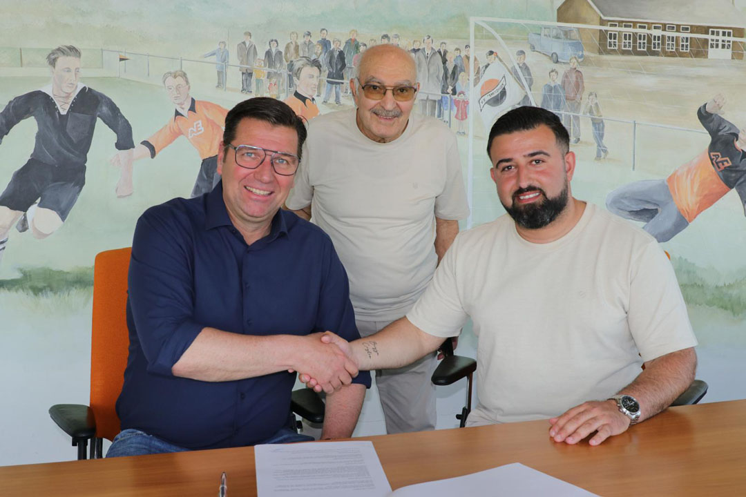 Ambitieuze Smitshoek-trainer Caner Yalamoglu pakt dubbel met onder-19