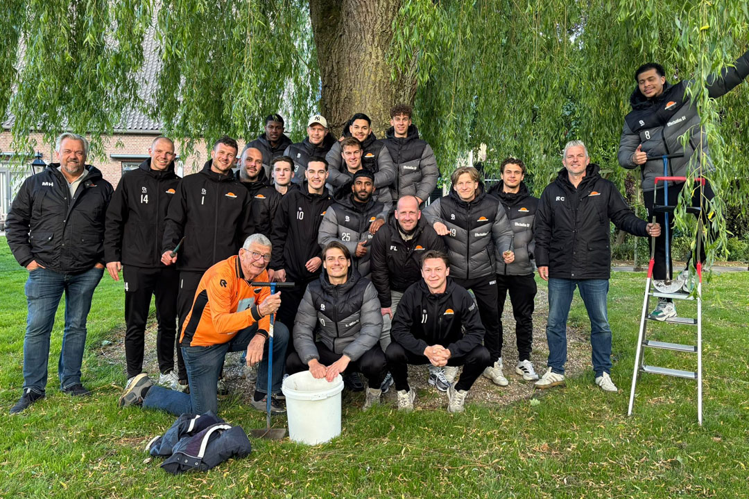 VV Smitshoek helpt hospice De Reiziger