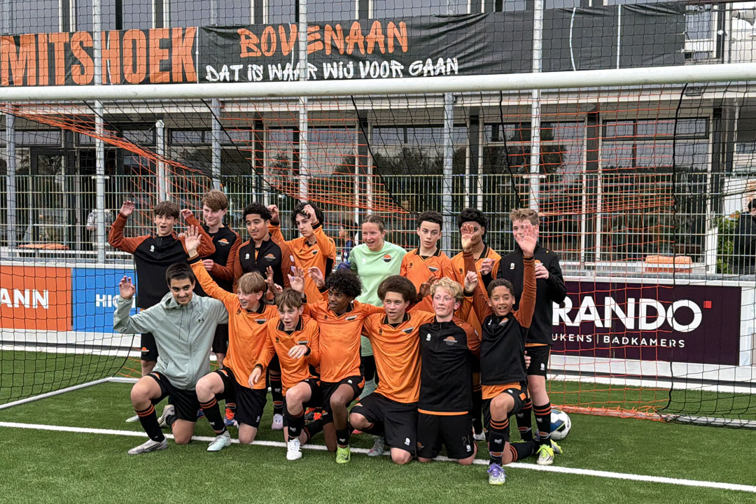Smitshoek 14-3 kampioen in een bloedstollende wedstrijd tegen Heinenoord 14-1