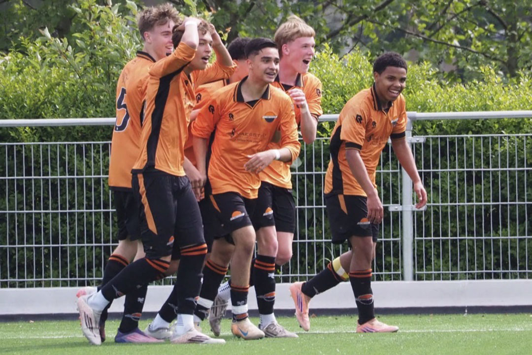 Spectaculaire remise voor Smitshoek JO16-1 na bizarre wedstrijd