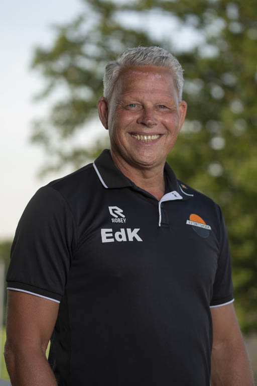 SMITSHOEK EN TRAINER EDWIN DE KONING VERLENGEN NIET.